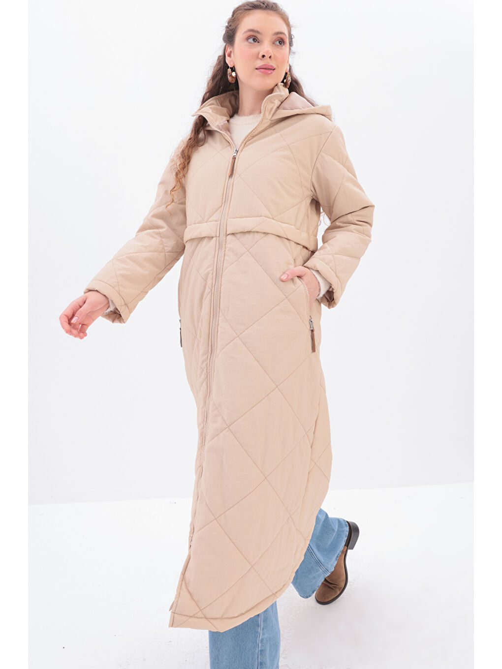 Bej Kapüşonlu Kapitone Mont
