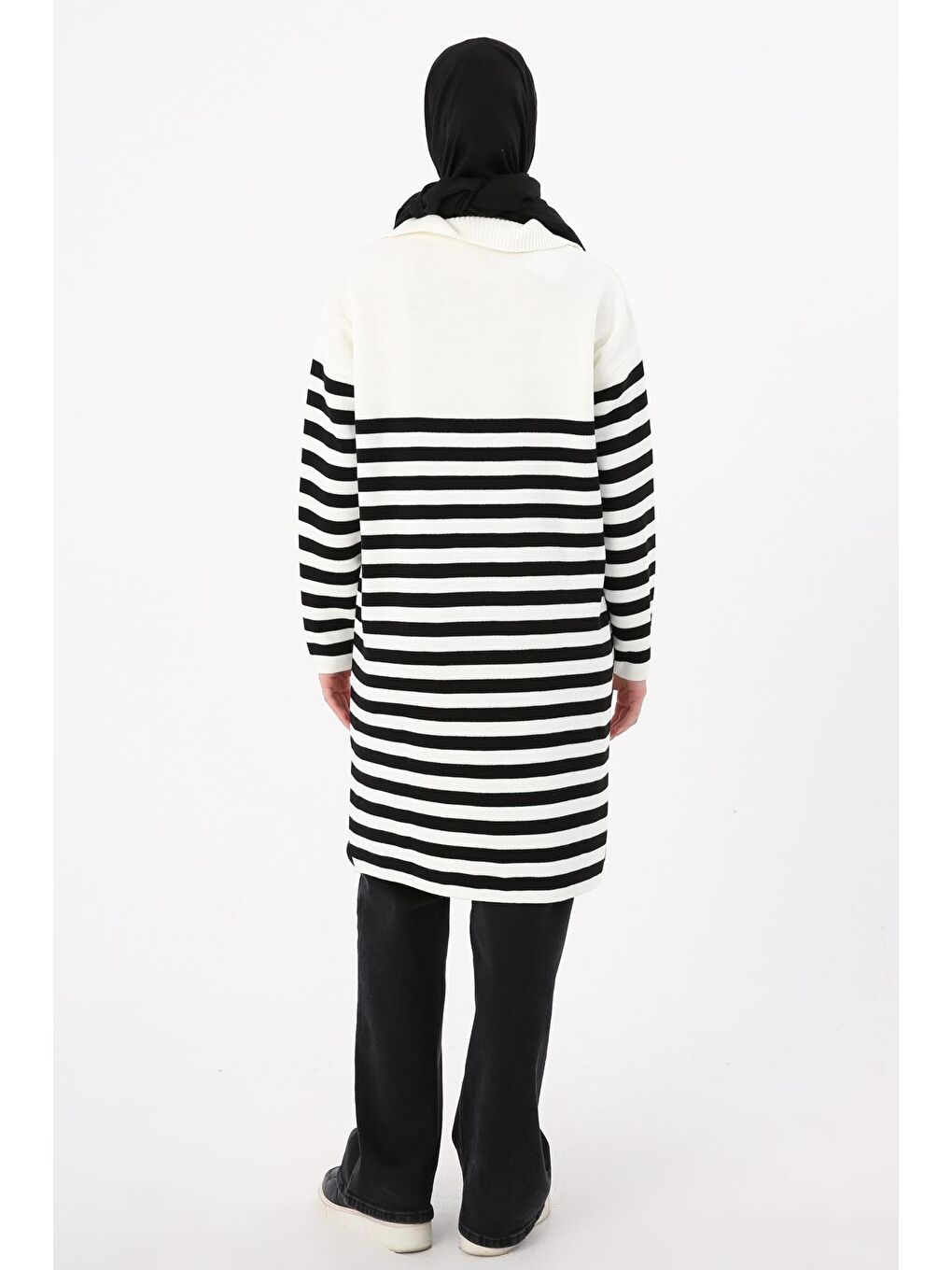 Ekru-Siyah Yakası Düğmeli Çizgili Triko Tunik-3