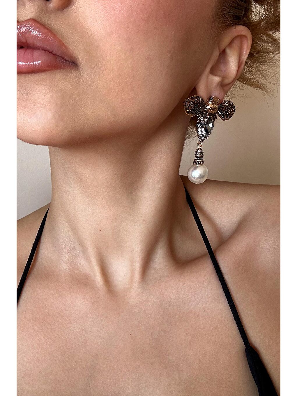 Sarı Parlak Taşlı Antik Kaplamalı Arı Küpe-4