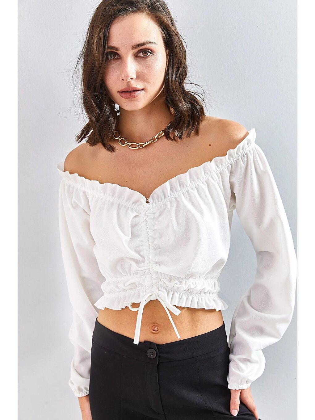 Beyaz Kadın Madonna Yaka Önden Bağlamalı Bluz-4