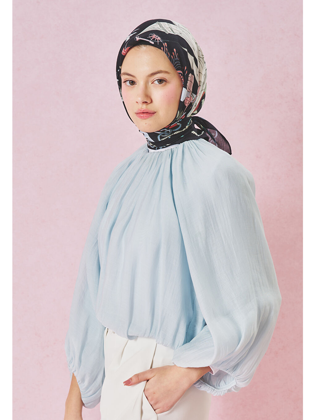 Siyah Black Faırytale Castle Desen Floş Viskon Eşarp-1