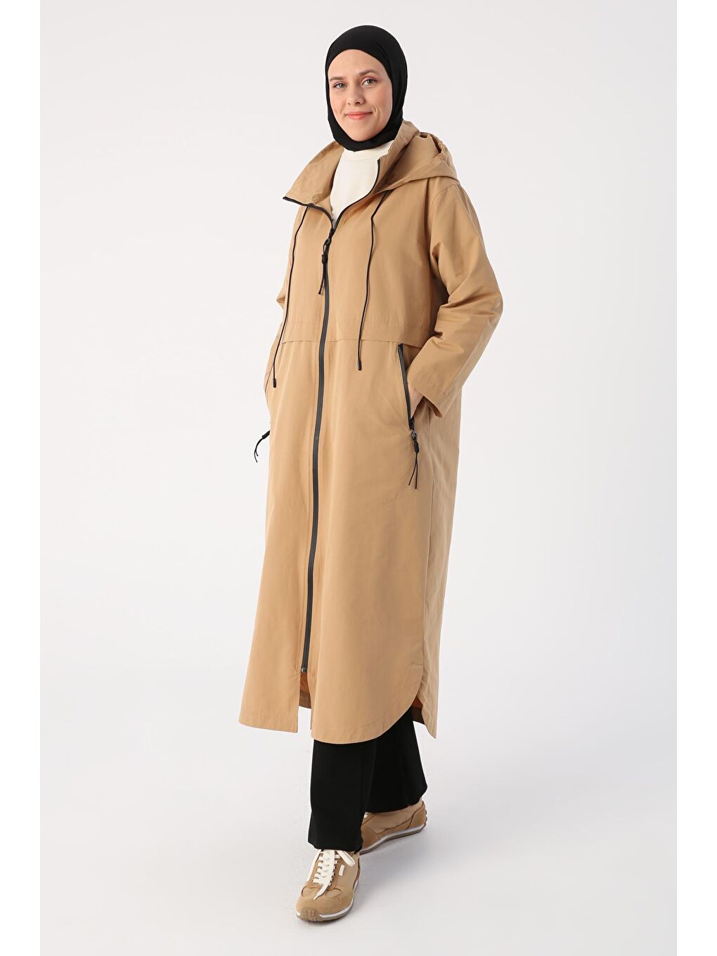 Koyu Bej Kapüşonlu Cepli Fermuarlı Trençkot-2