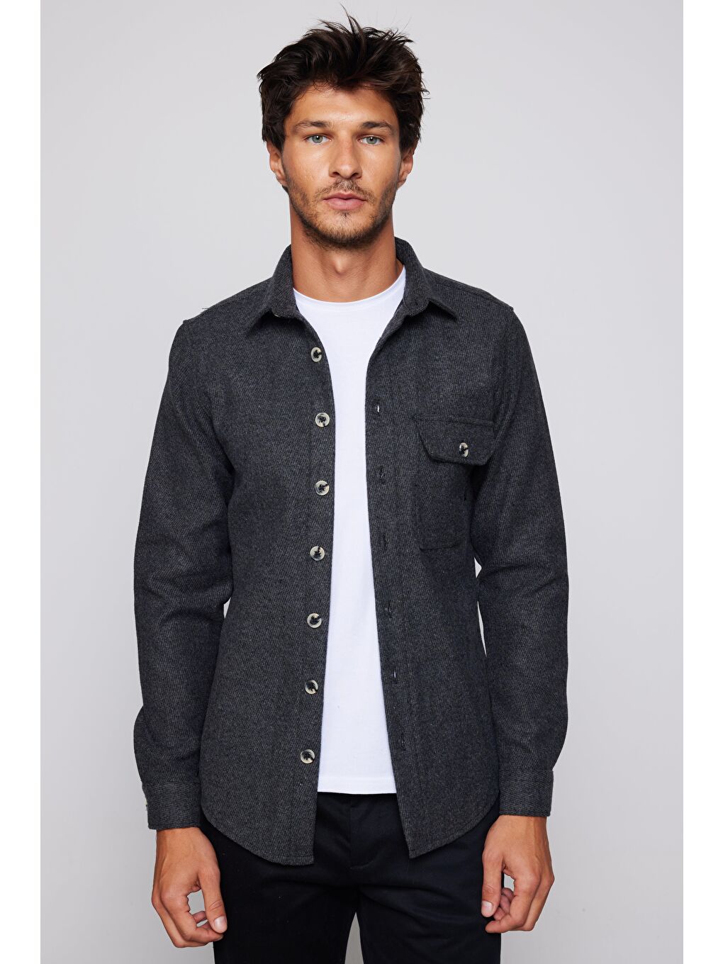 Slim Fit Dar Kesim Kapaklı Cep Oduncu Düz Gri Erkek Gömlek-2