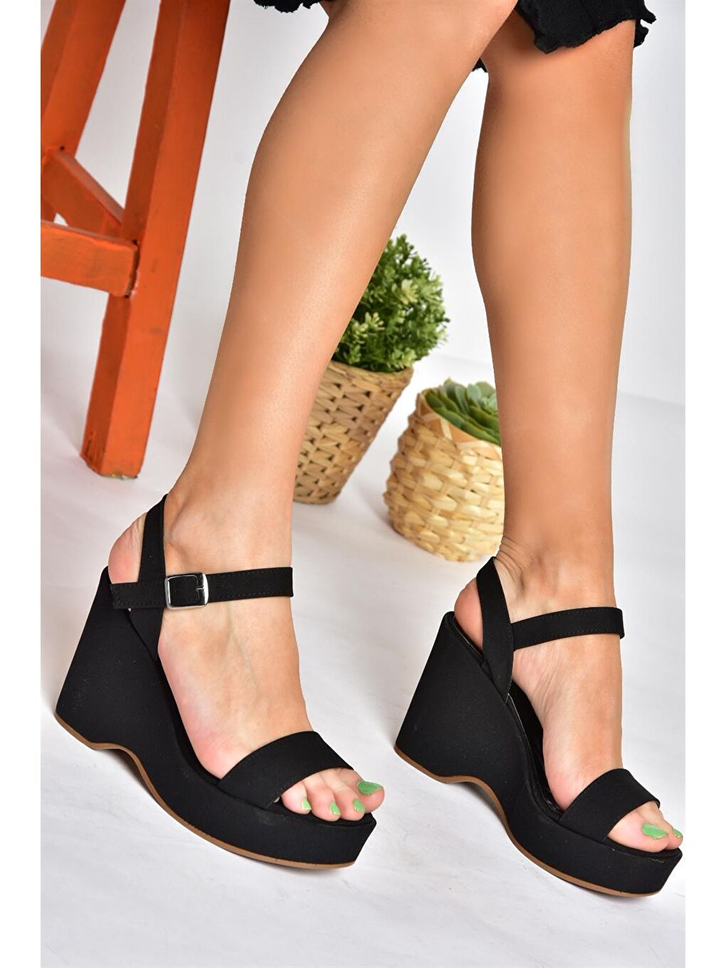 P250225504 Siyah Dolgu Taban Kadın Ayakkabı-2