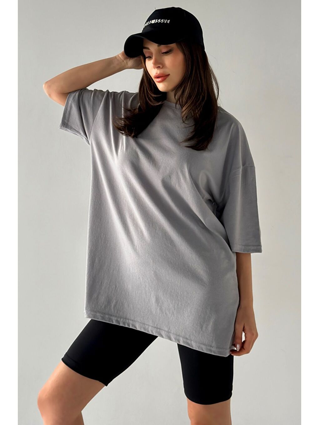 Kadın Düz Renk Gri Oversize Tişört