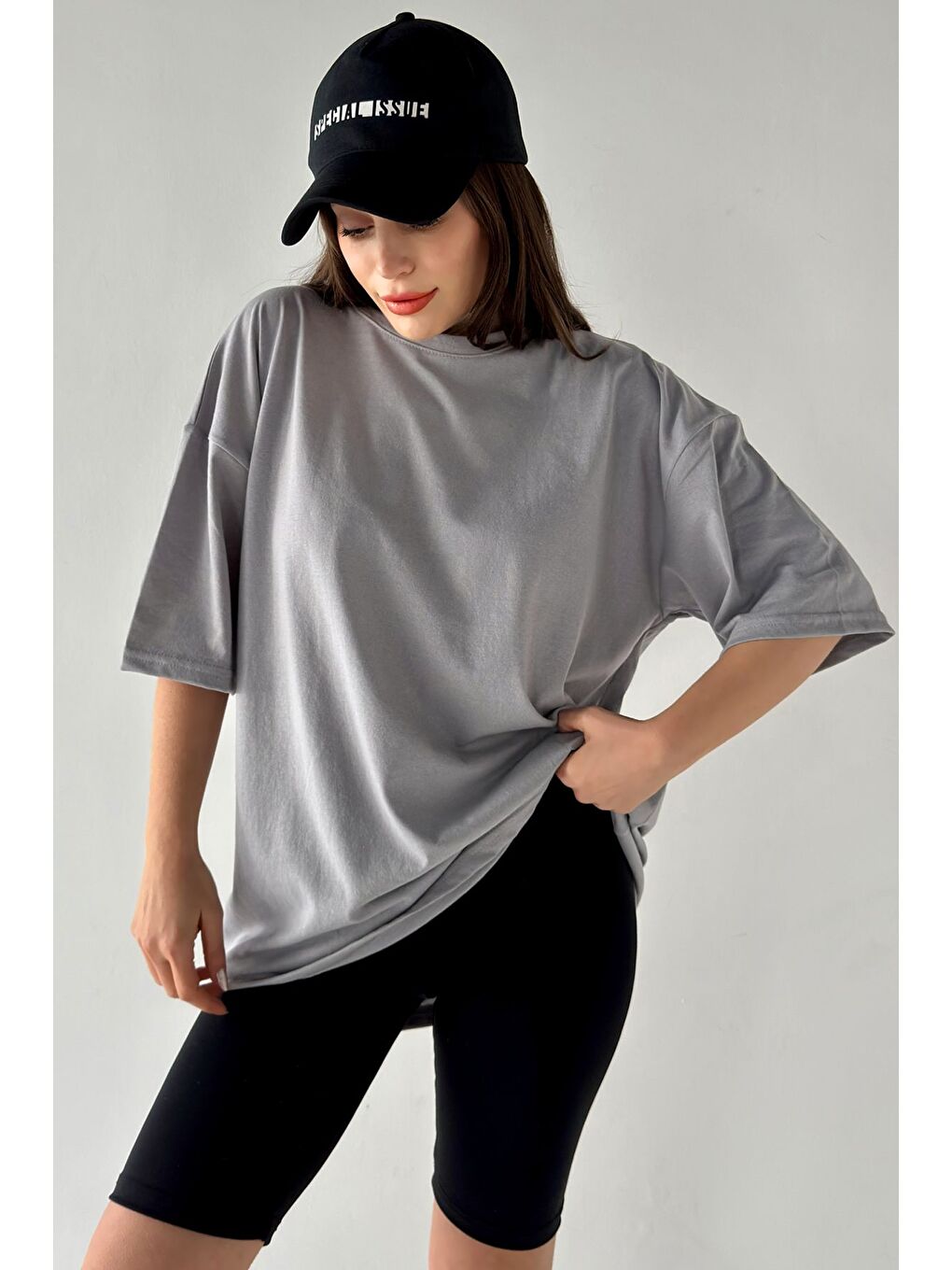 Kadın Düz Renk Gri Oversize Tişört-2
