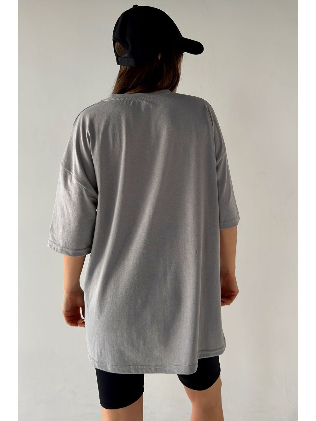 Kadın Düz Renk Gri Oversize Tişört-3