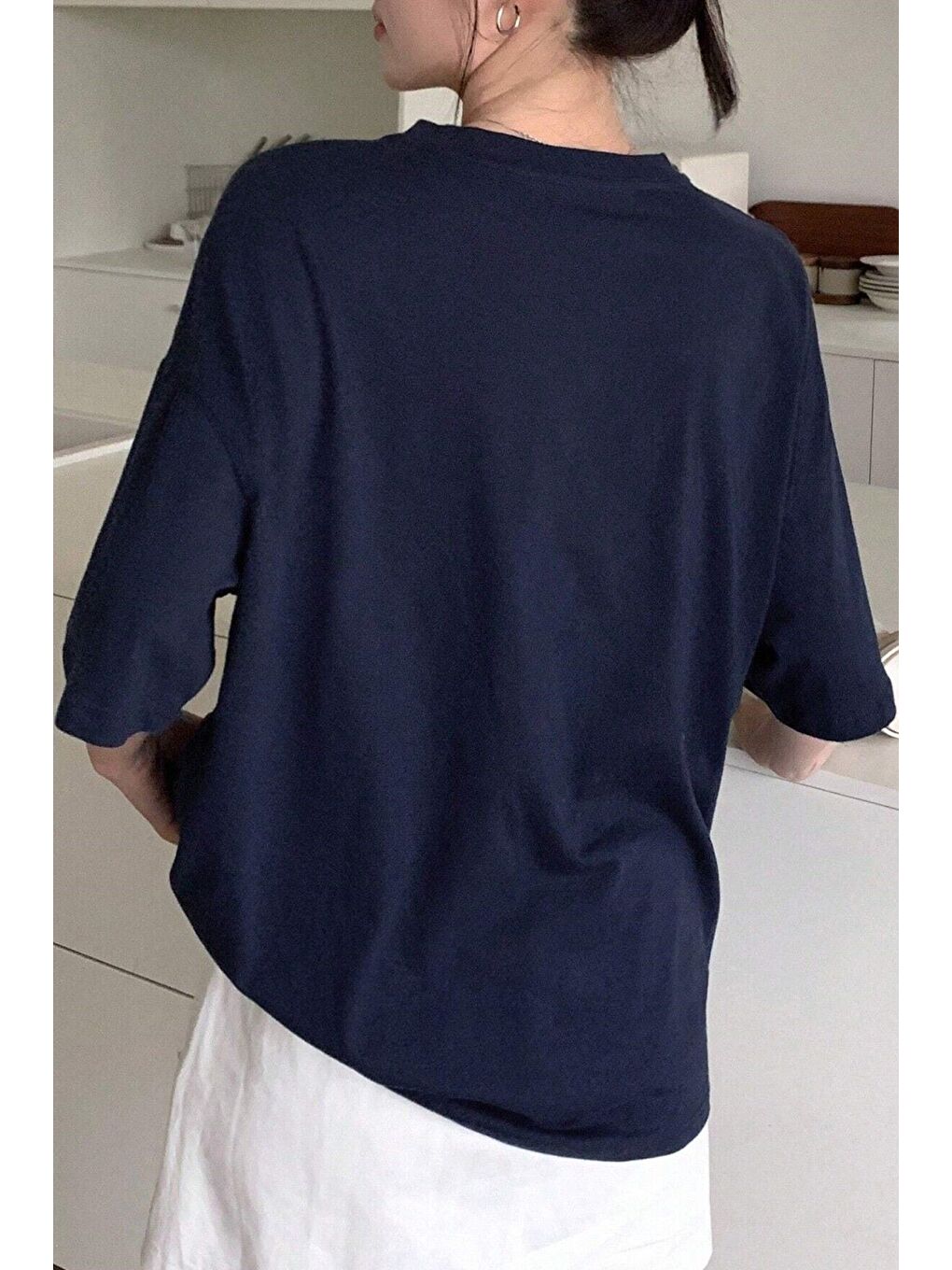 Kadın Lacivert Bisiklet Yaka Thousand Baskılı Oversize Tişört-1