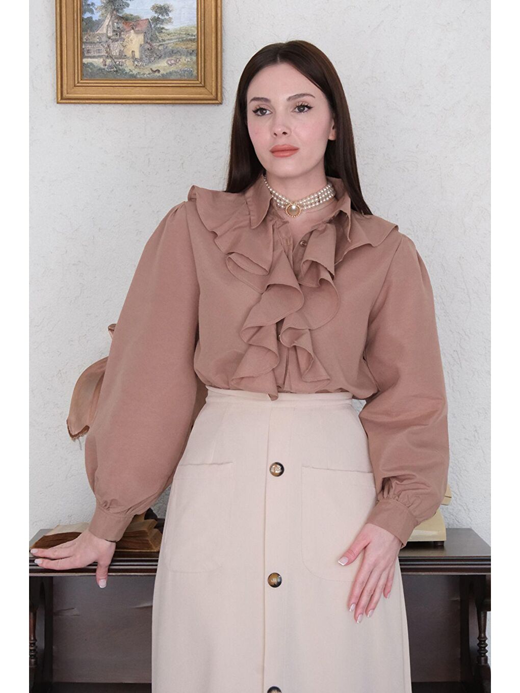 Bej Karamel Volanlı Gömlek-1