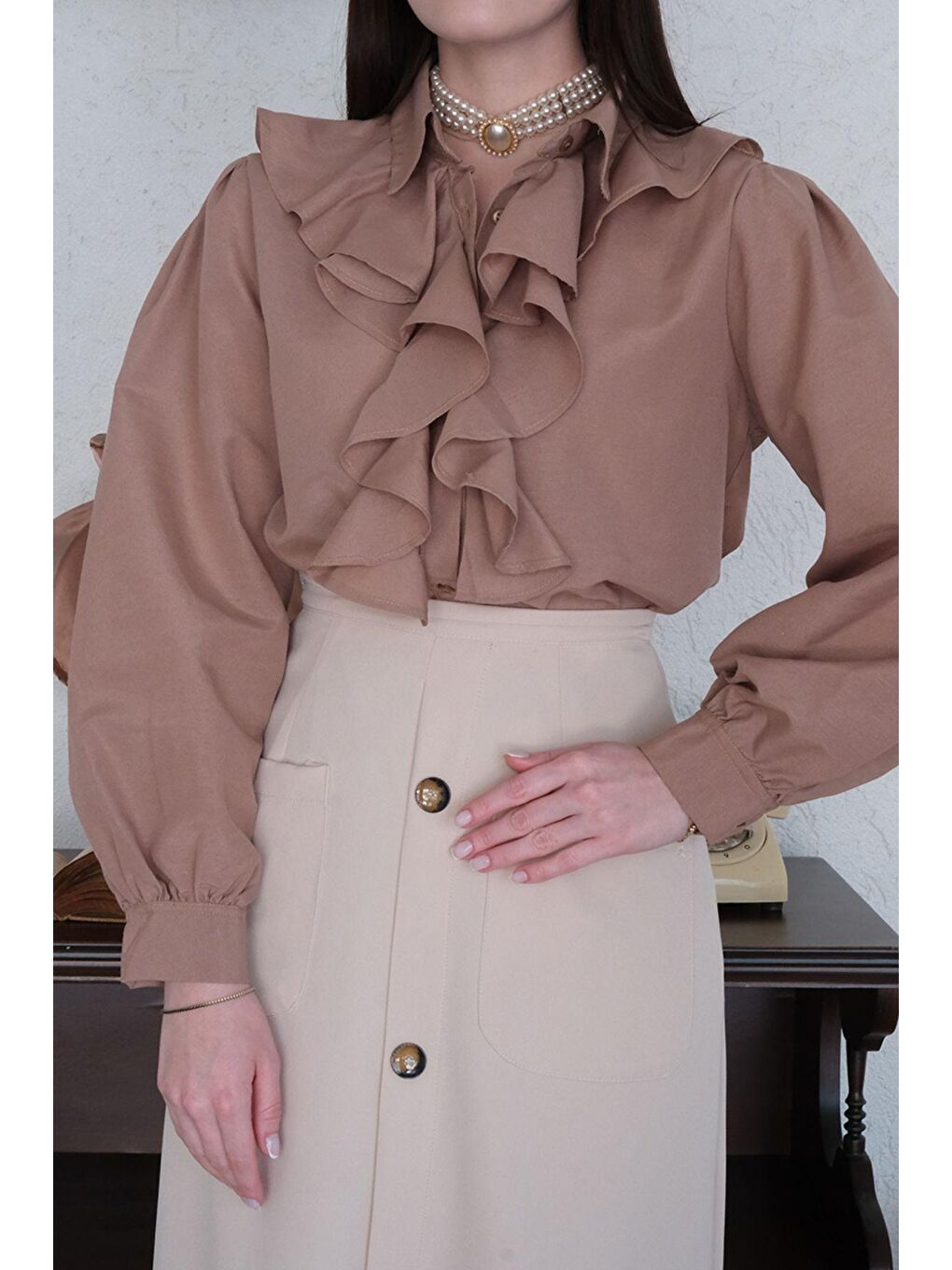 Bej Karamel Volanlı Gömlek-2