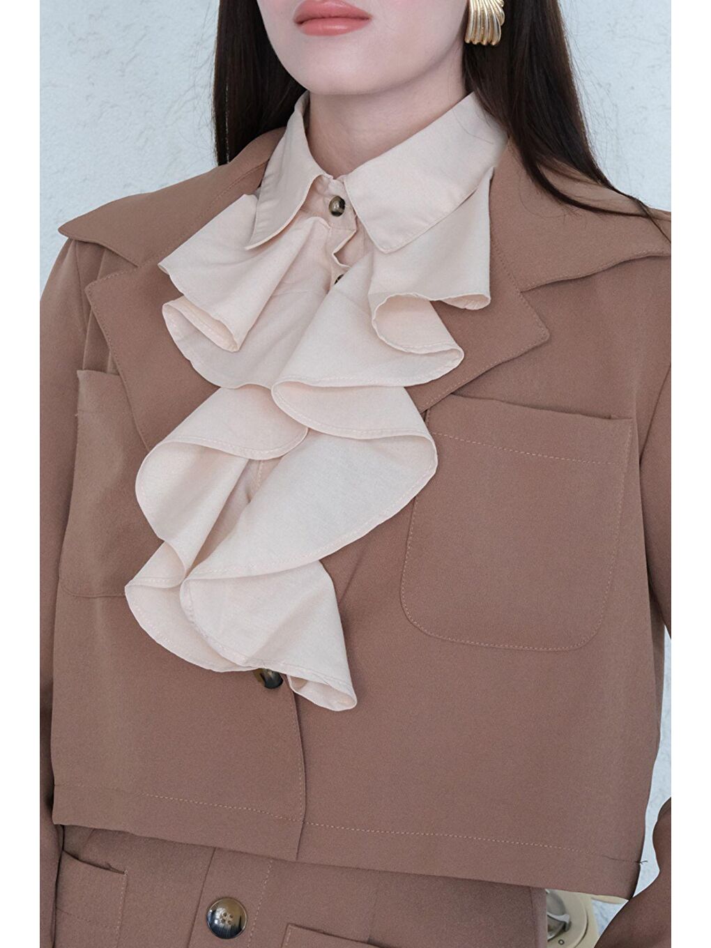 Ekru Krem Volanlı Gömlek-4