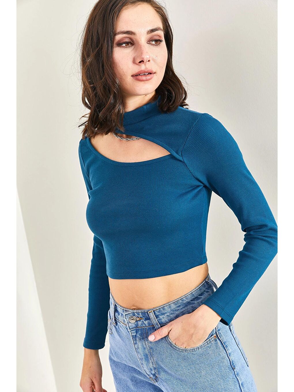 Petrol Kadın Yarım Balıkçı Yaka Göğüs Pencereli Bluz-4