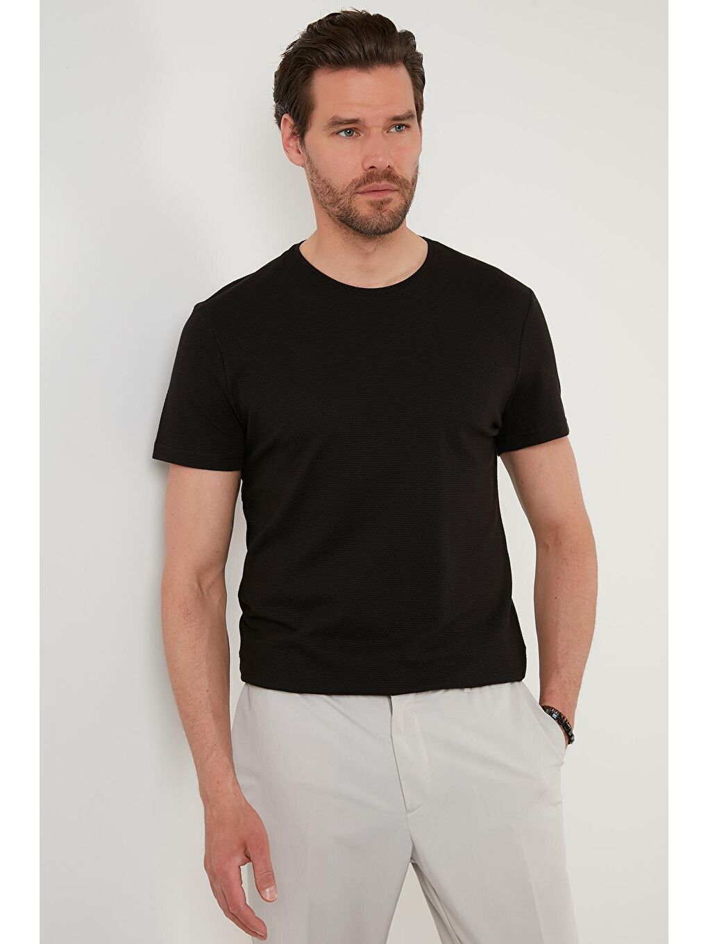 Siyah Slim Fit Bisiklet Yaka Pamuklu Dokulu Tişört 59023231-1