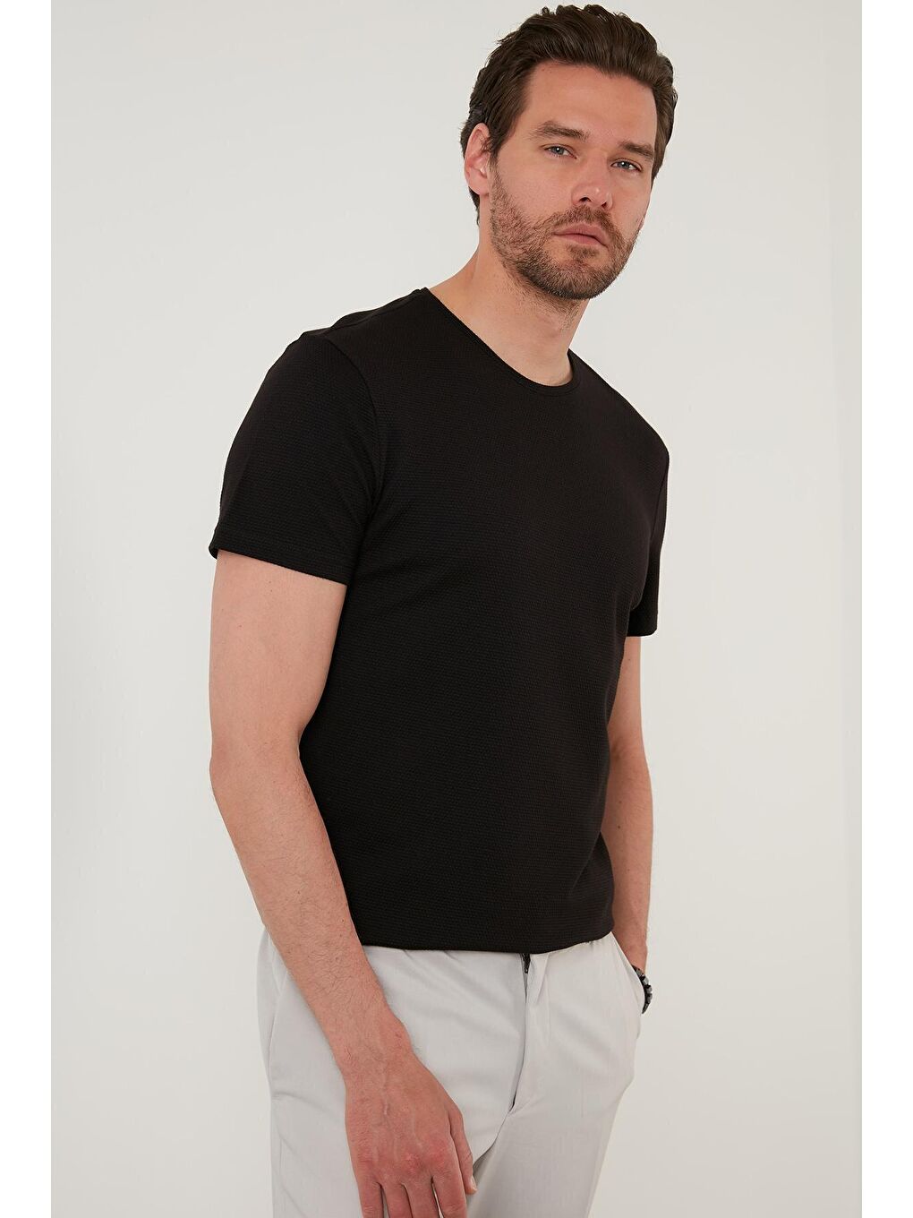 Siyah Slim Fit Bisiklet Yaka Pamuklu Dokulu Tişört 59023231-2