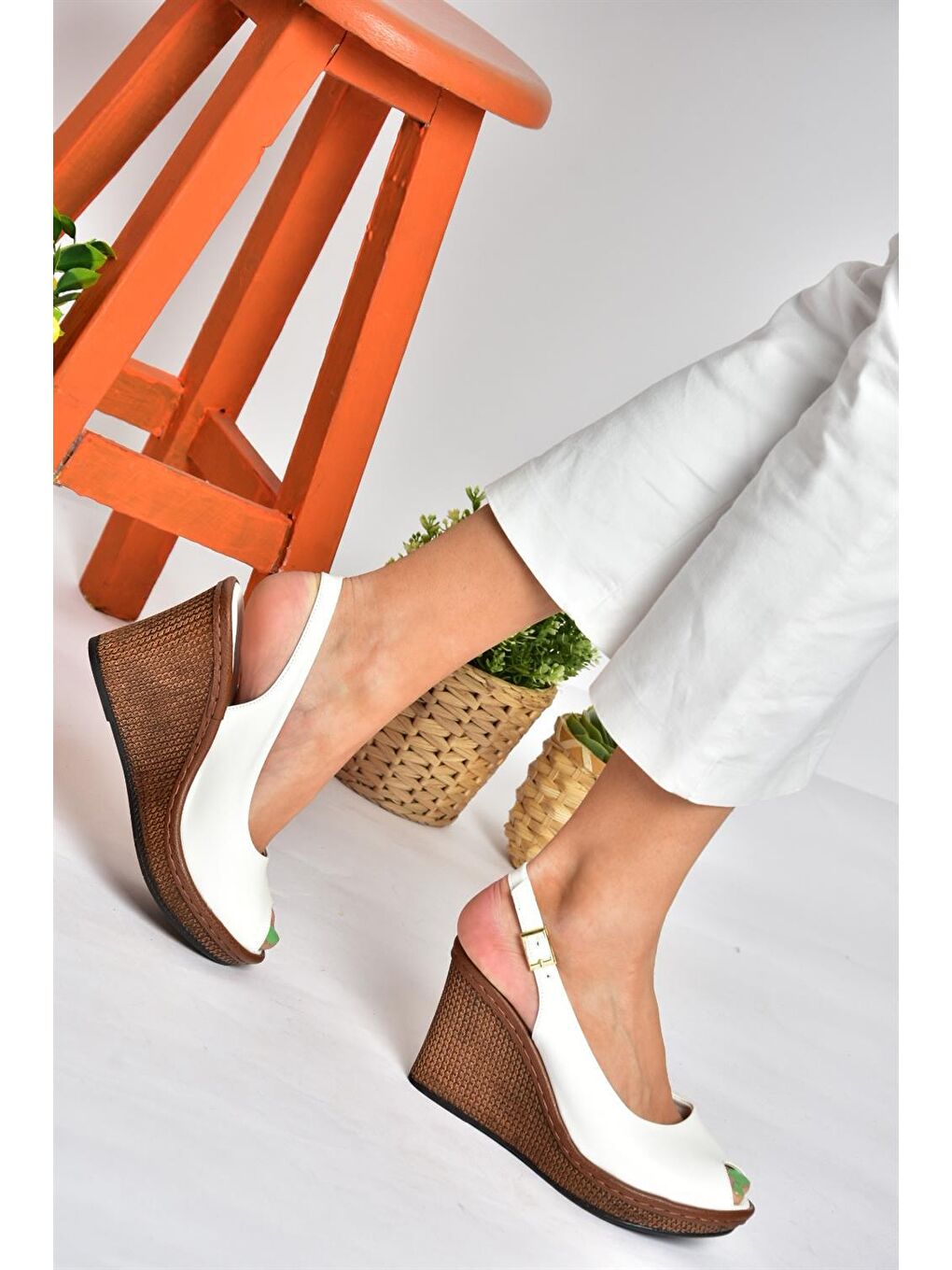 K674040709 Beyaz Dolgu Taban Kadın Ayakkabı-2