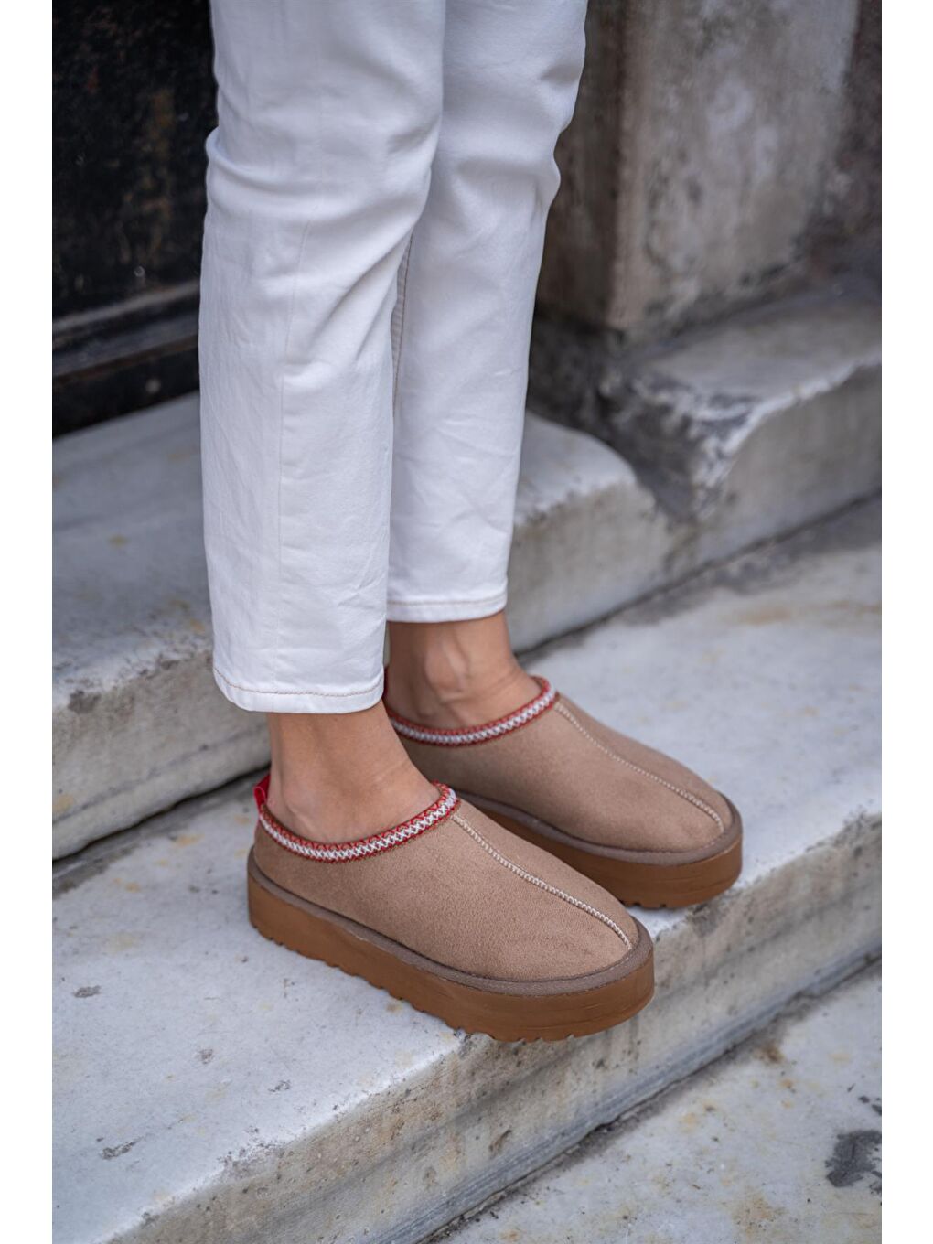 Bej Vizon Kadın Süet İçi Kürklü Yüksek Taban Ayakkabı-1