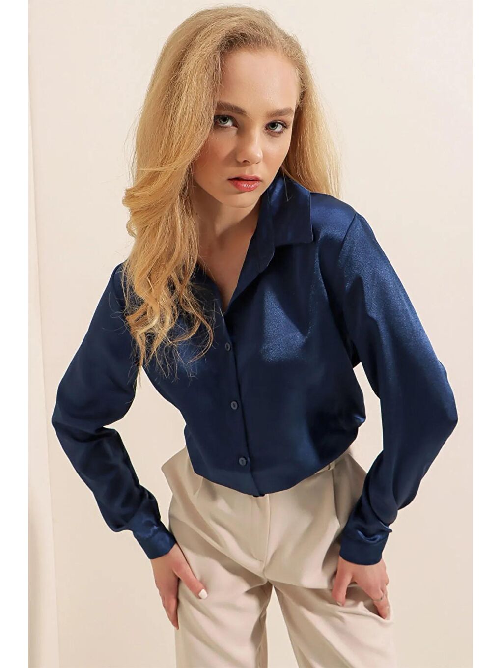 Kadın Lacivert Dökümlü Viskon Basic Saten Gömlek-3
