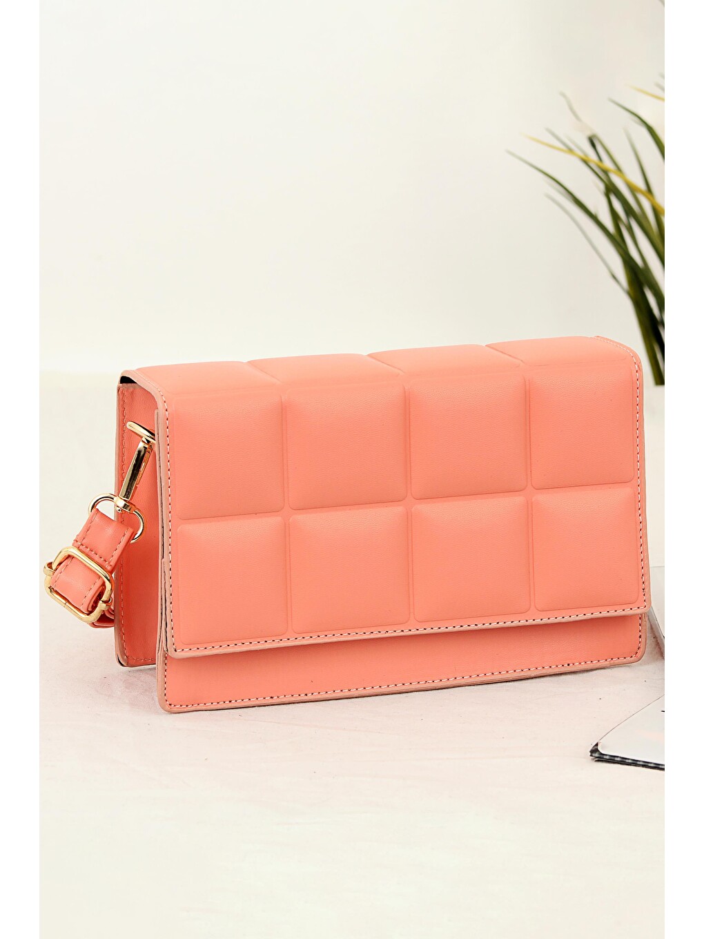 Pembe Aledex İthal Kapitoneli Kadın Omuz Çantası Bp-4590o