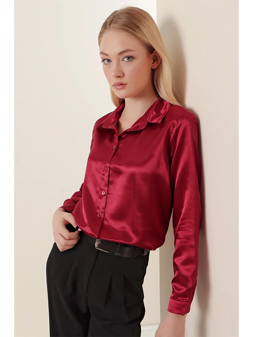 Kadın Bordo Dökümlü Viskon Basic Saten Gömlek-3