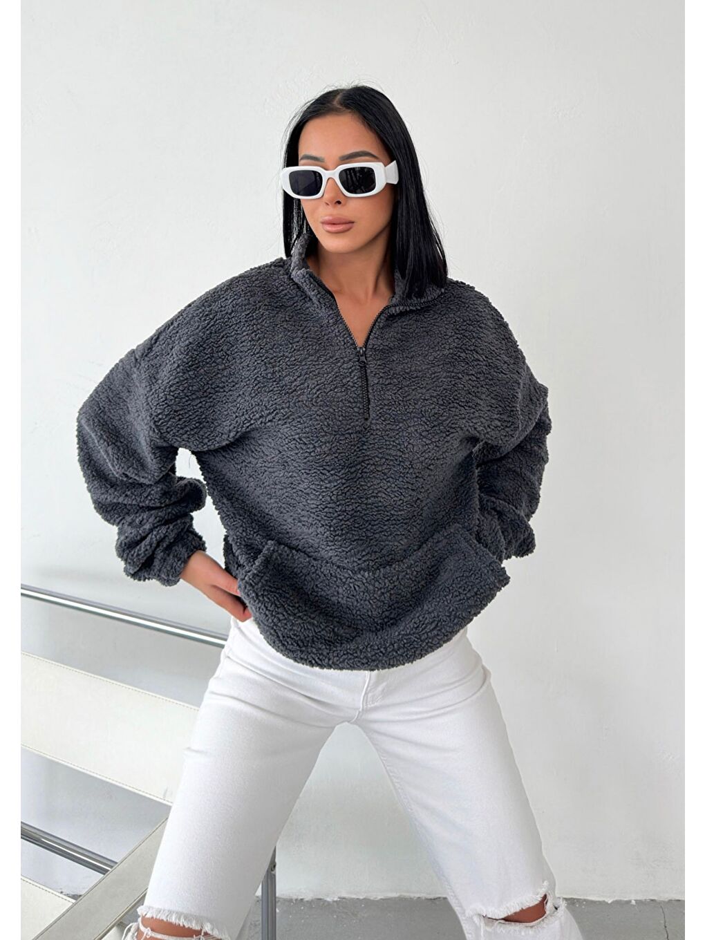 Trendseninle Gri Kadın Füme Düz Oversize Yarım Fermuarlı Yumuşak Dokulu Pelüş Sweatshirt