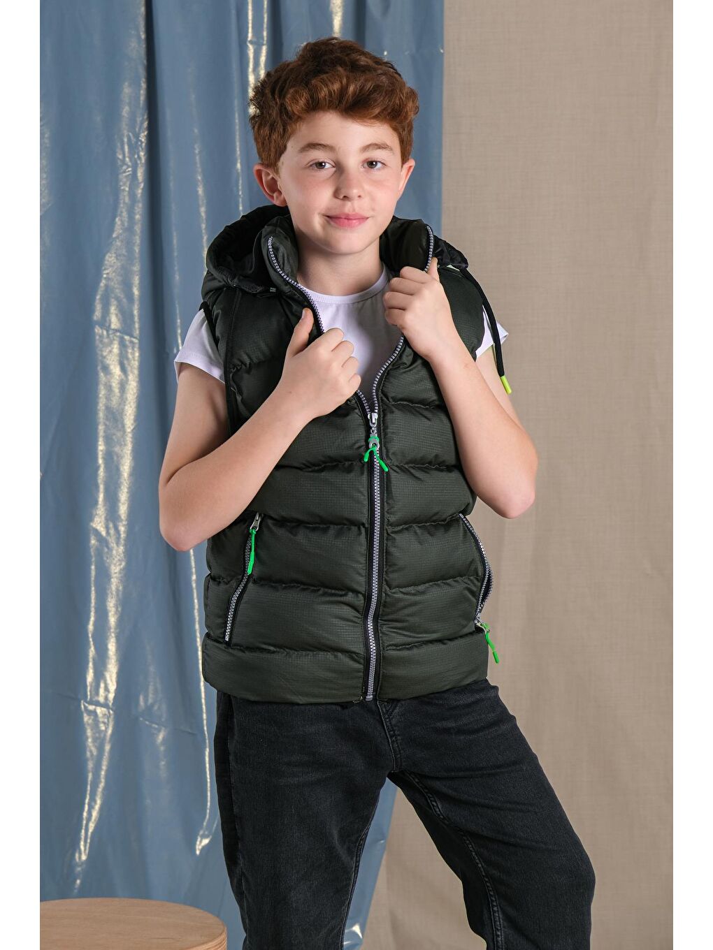 Haki Çıkarılan Kapüşonlu Erkek Çocuk Şişme Yelek-4