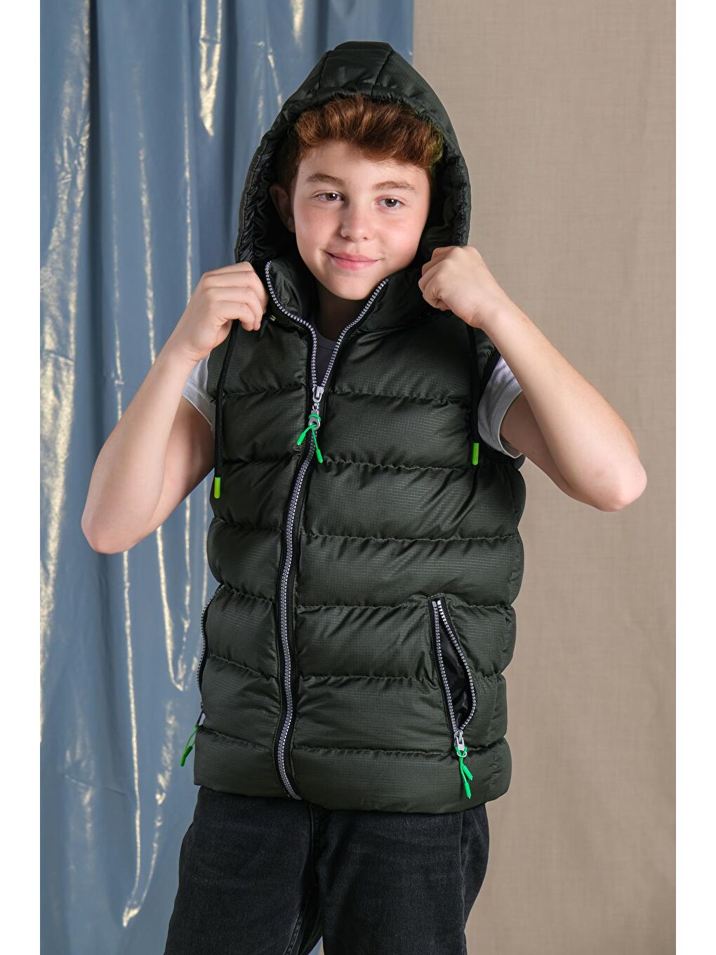 Haki Çıkarılan Kapüşonlu Erkek Çocuk Şişme Yelek-7