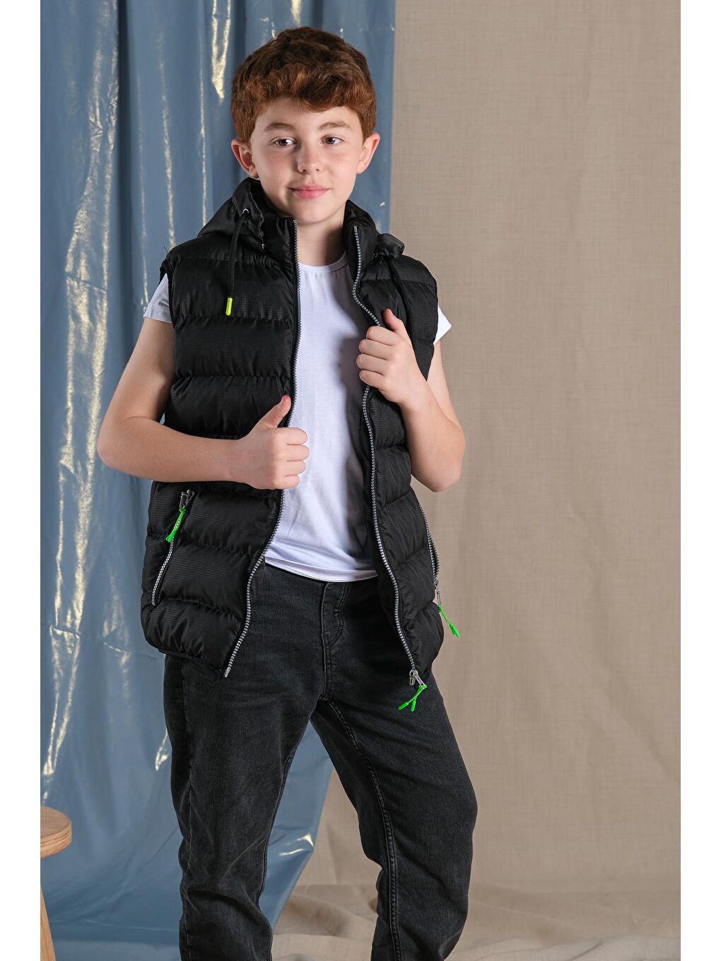 Siyah Çıkarılan Kapüşonlu Erkek Çocuk Şişme Yelek-3
