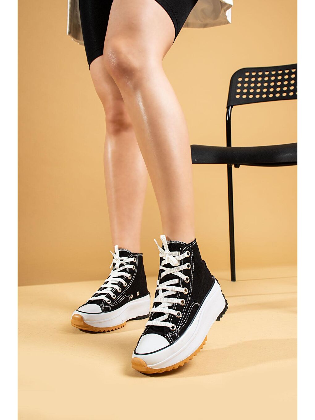 Siyah Bağcıklı Rahat Kalın Taban Bilekte Keten Kadın Sneakers 55-1000-23