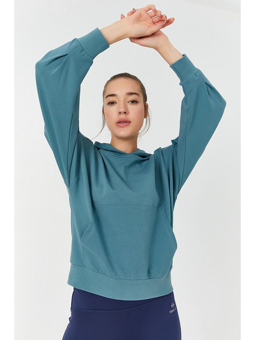 TOMMYLIFE Mint Yeşili Balon Kol Kapüşonlu Kadın Oversize Sweatshirt - 97156 - 2