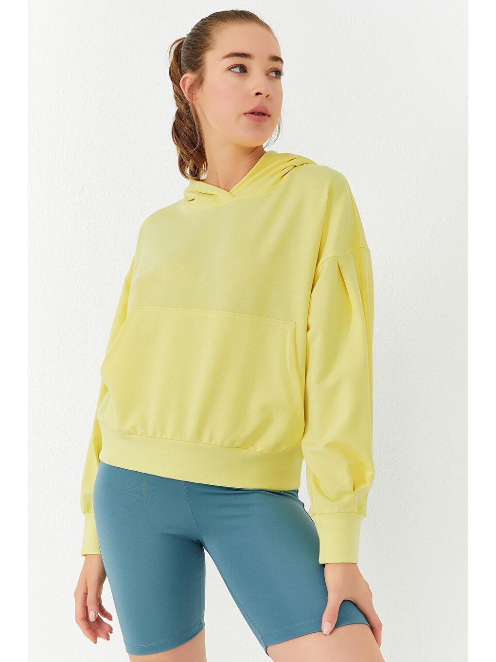 TOMMYLIFE Sarı Limon Balon Kol Kapüşonlu Kadın Oversize Sweatshirt - 97156 - 2