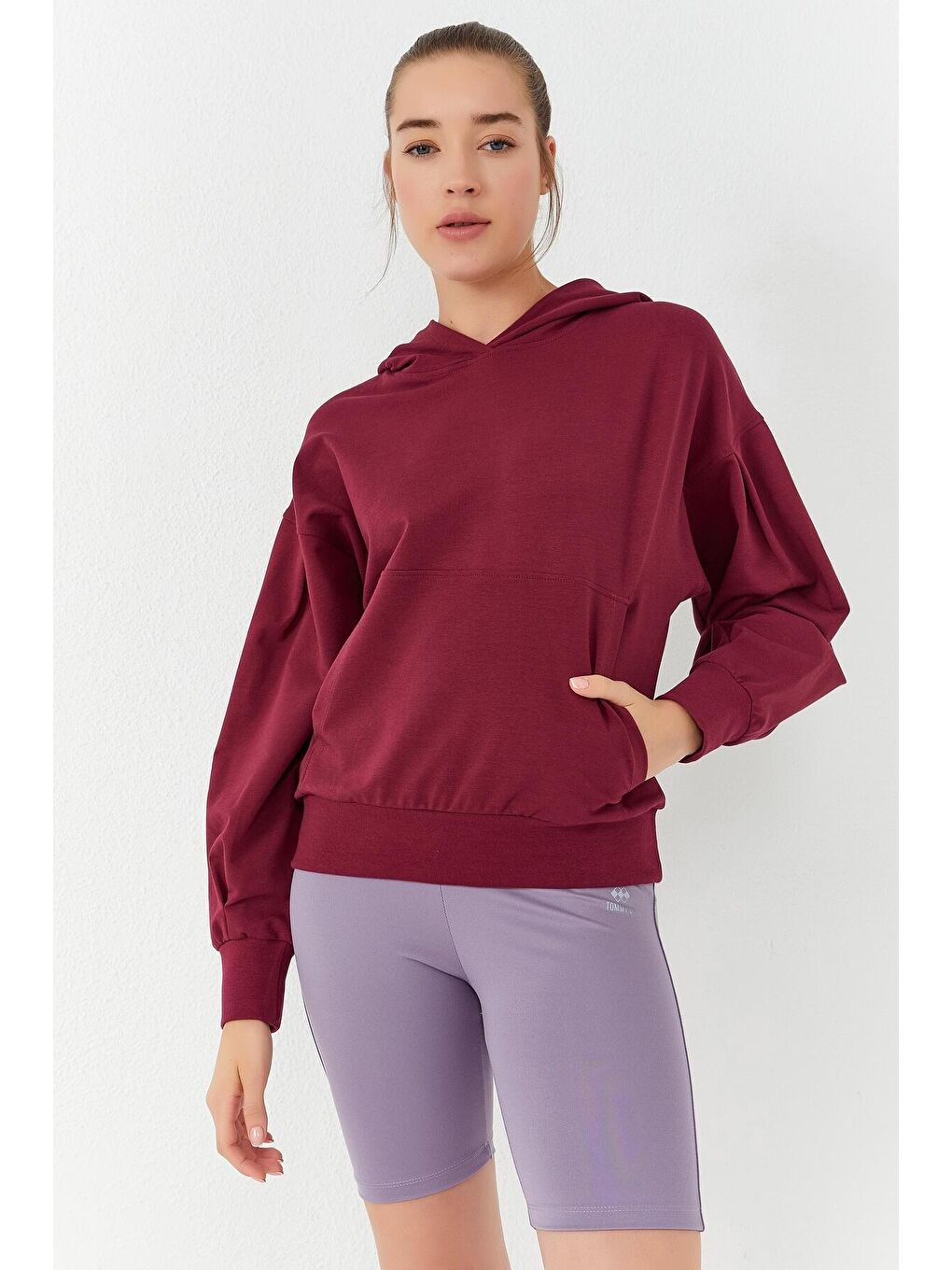 TOMMYLIFE Bordo Erguvan Balon Kol Kapüşonlu Kadın Oversize Sweatshirt - 97156