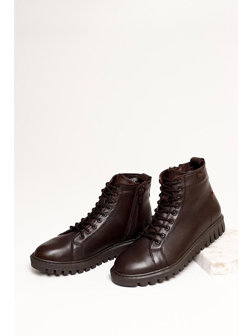 Kahverengi Hakiki Deri Yuvarlak Burun Kauçuk Taban Fermuarlı Bağcıklı Kadın Günlük Bot 10402