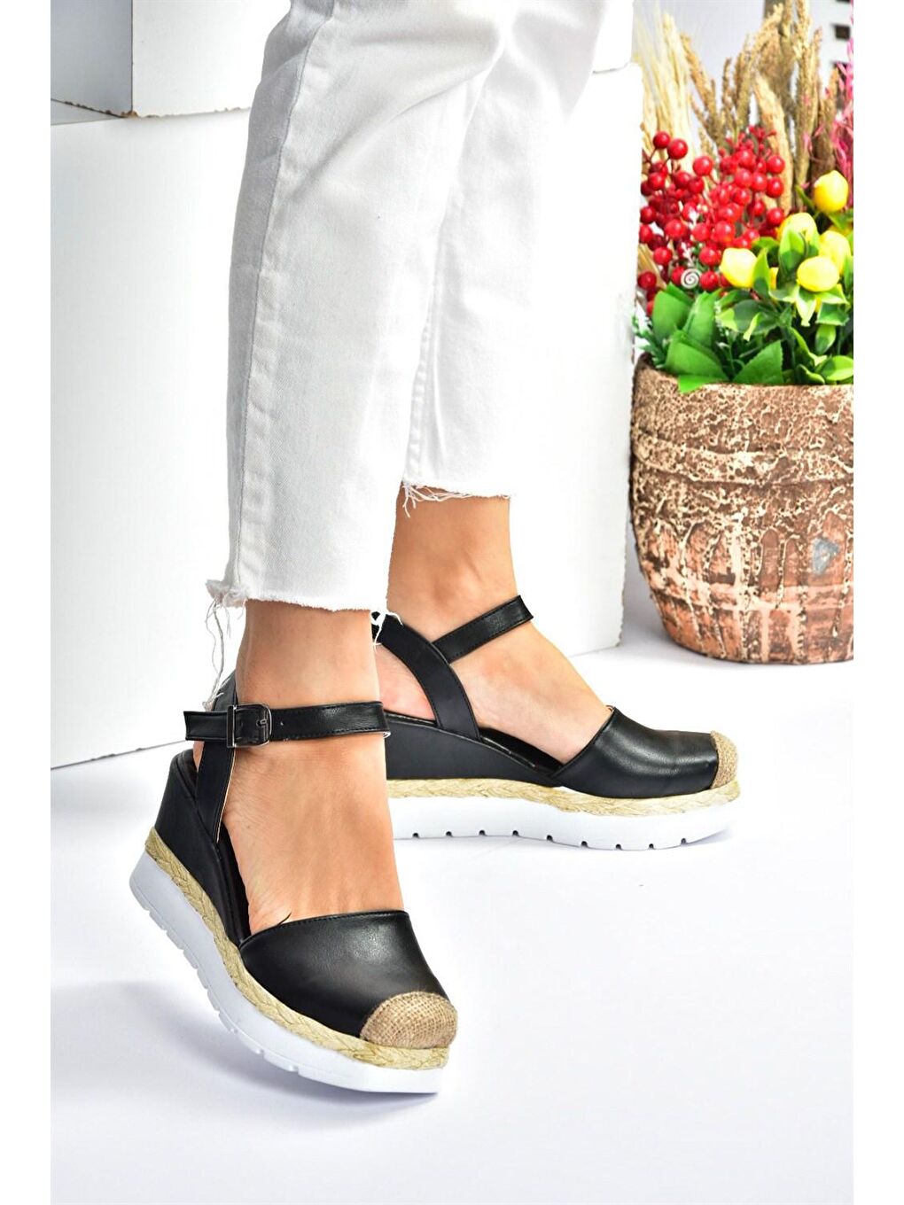 M996139209 Siyah Dolgu Taban Kadın Ayakkabı