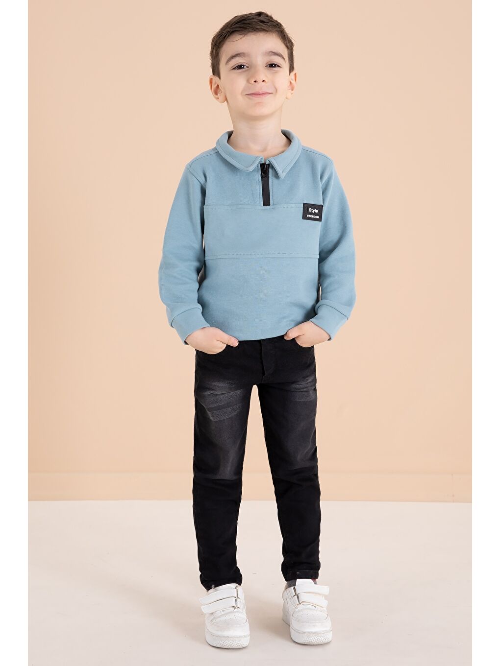 Mavi Fermuar Yakalı Sweatshirt ve Jean Pantolonlu Erkek Çocuk Takım 20111-4