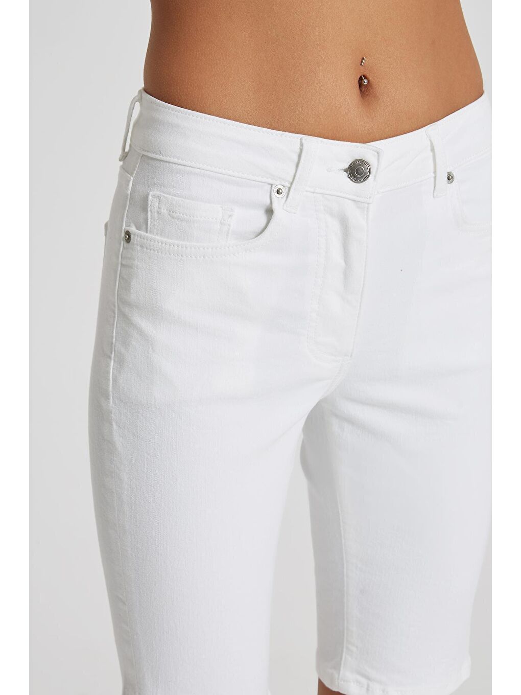 Beyaz Orta Bel Biker Jean Şort C 4534-019-4