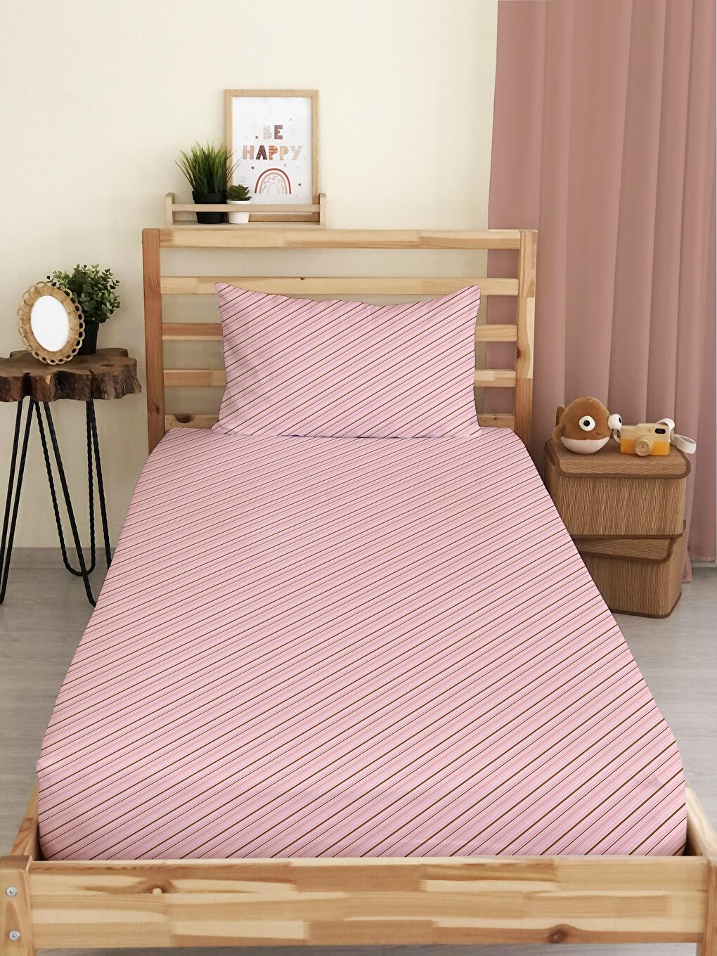 Karışık Çizgili Desen Baskılı Tek Kişilik Lastikli Çarşaf Seti Pembe