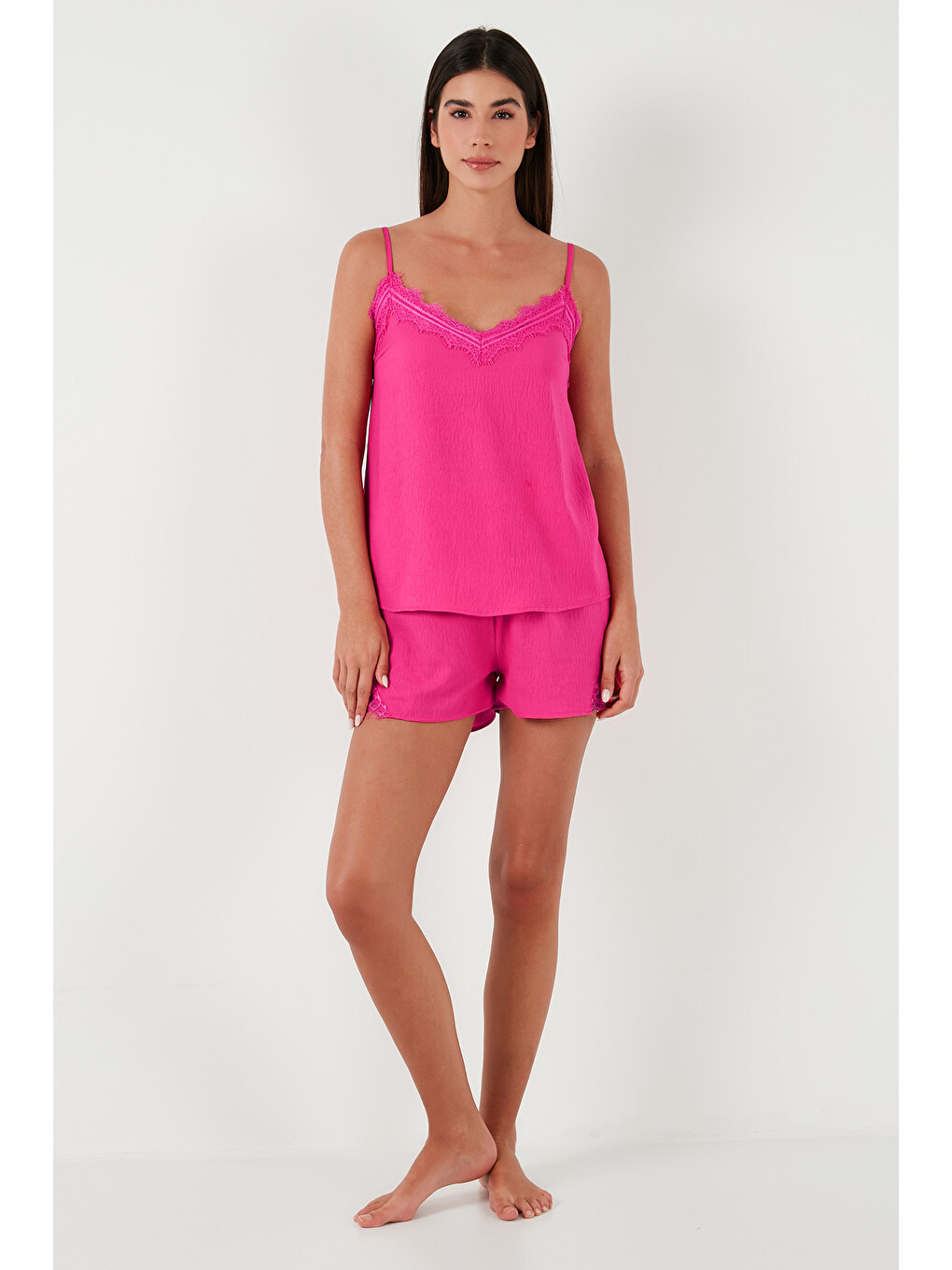 Fuşya Dantelli V Yaka İp Askılı Mini Şortlu Kadın Pijama Takımı 6110300