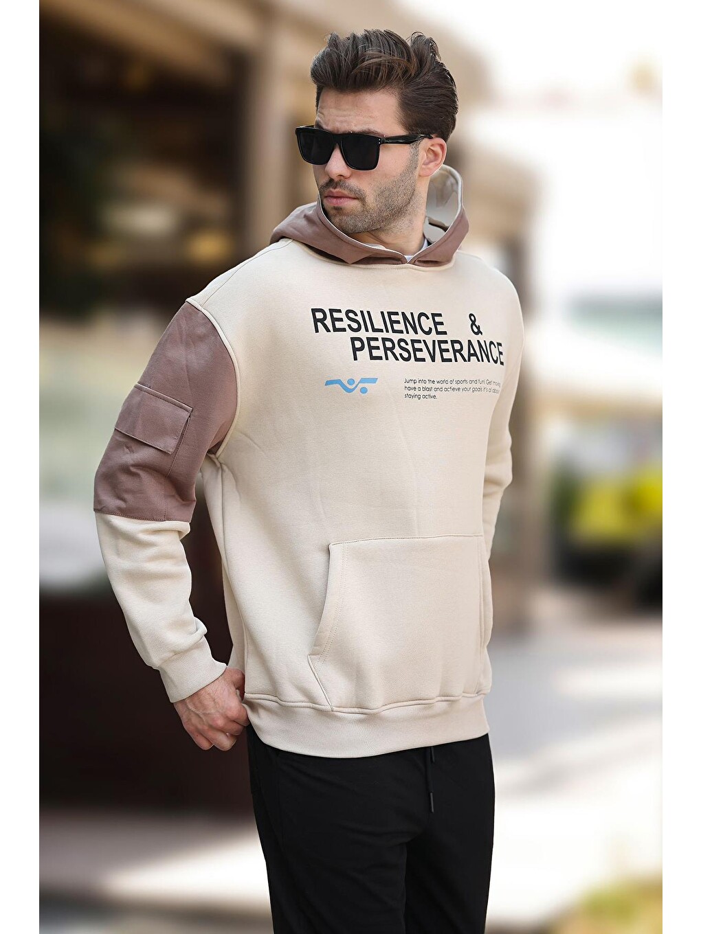 Bej Kapüşonlu Cep Detaylı Baskılı Erkek Hoodie 7058-1