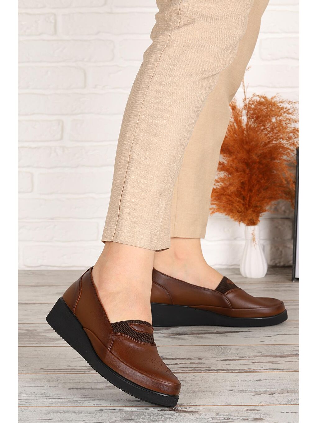 Kahverengi Rahat Konfor Özel Topuk Jeli Anne Günlük Ayakkabı Y502-2