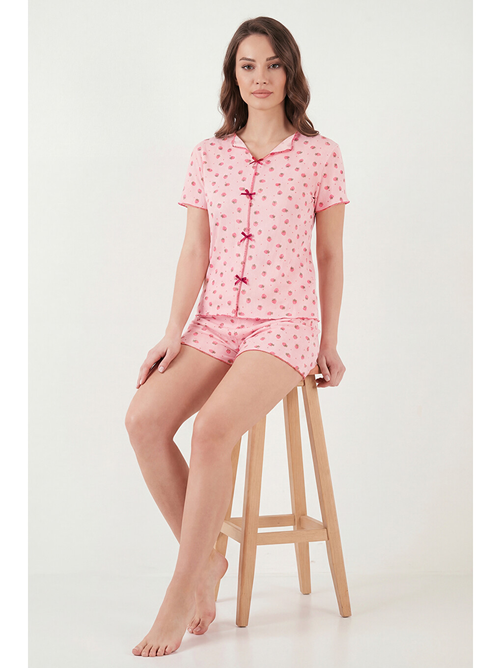 Kırmızı Regular Fit Desenli V Yaka Şortlu Pijama Takımı 65770837-3