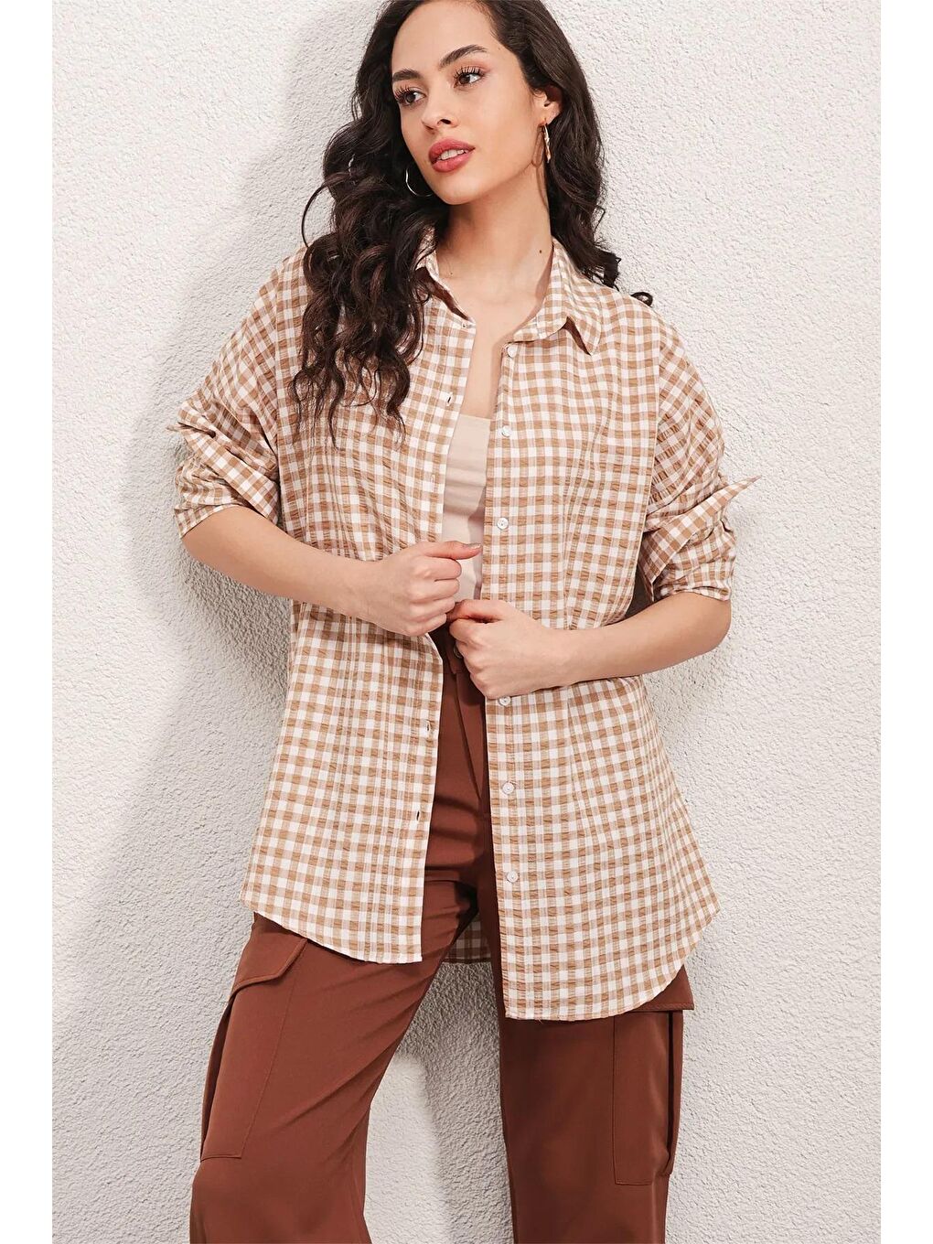 Kadın Bej Kareli Oversize Gömlek HZL22W-BD1201451-2