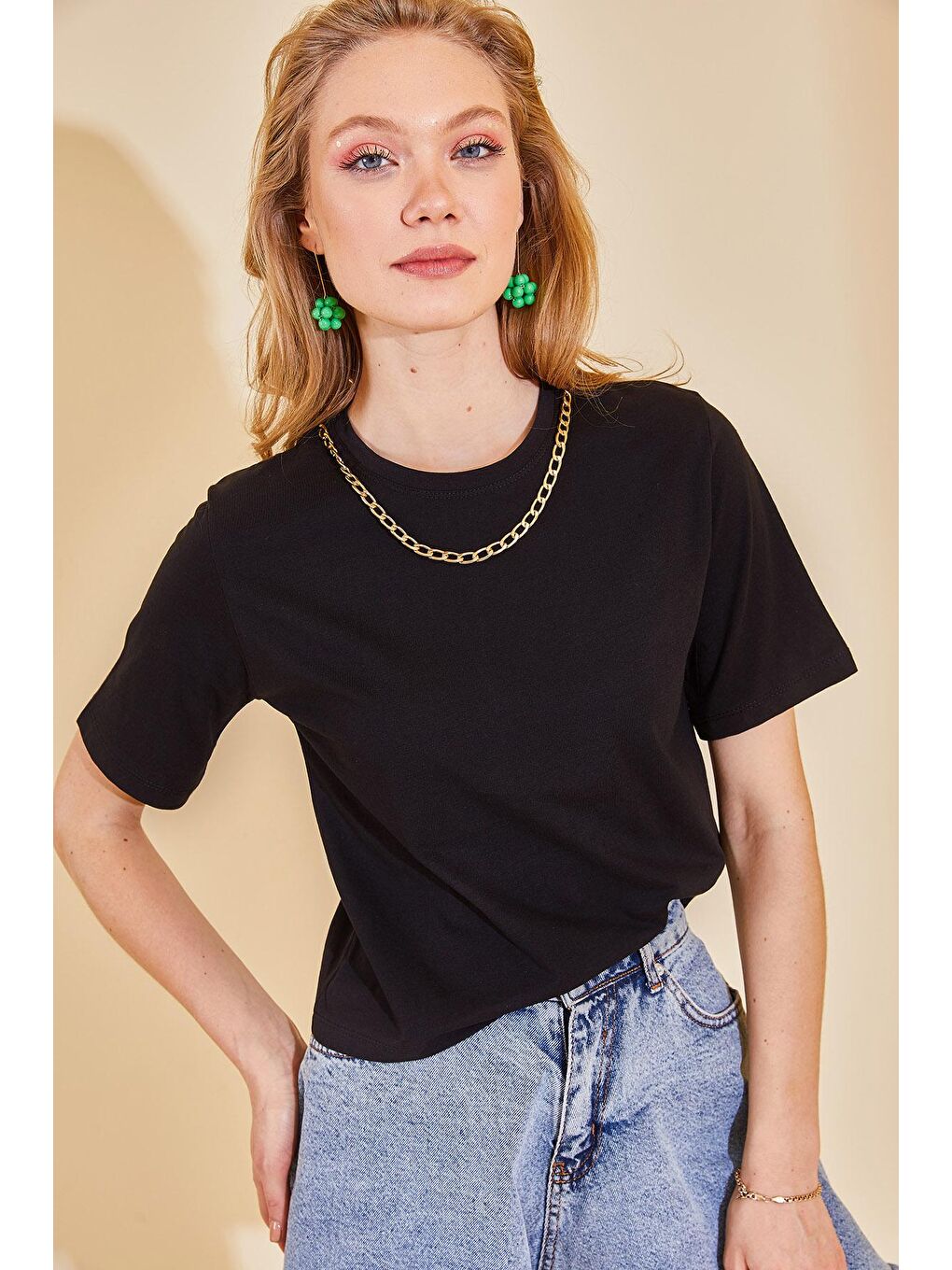 Siyah Zincir Detaylı Bisiklet Yaka Tişört 2YXK1-46354-02-1