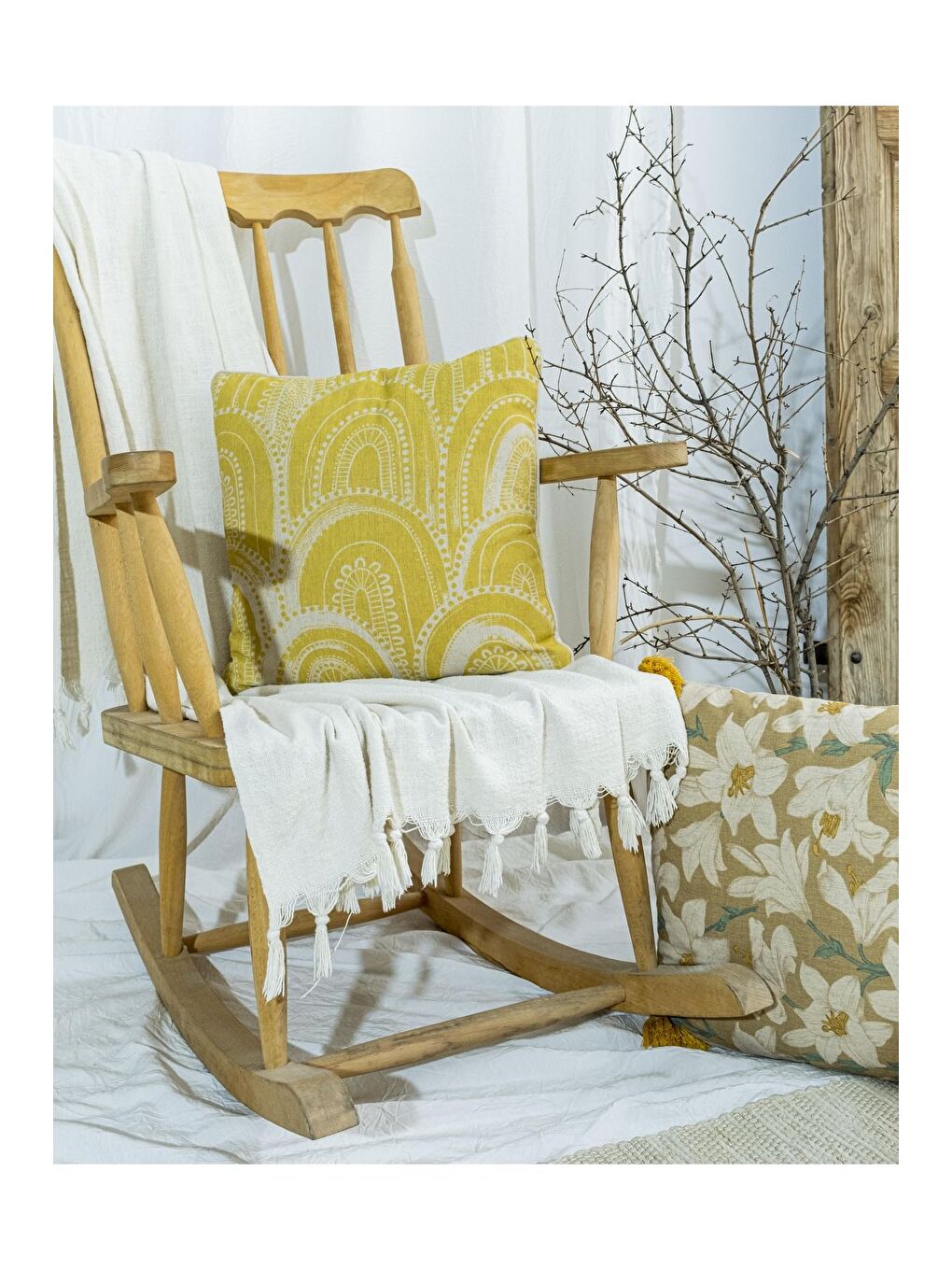 Sarı Bohem Tarzı Keten Pamuklu Dijital Baskı Desenli Biyeli 45x45 Kırlent Kılıfı-1