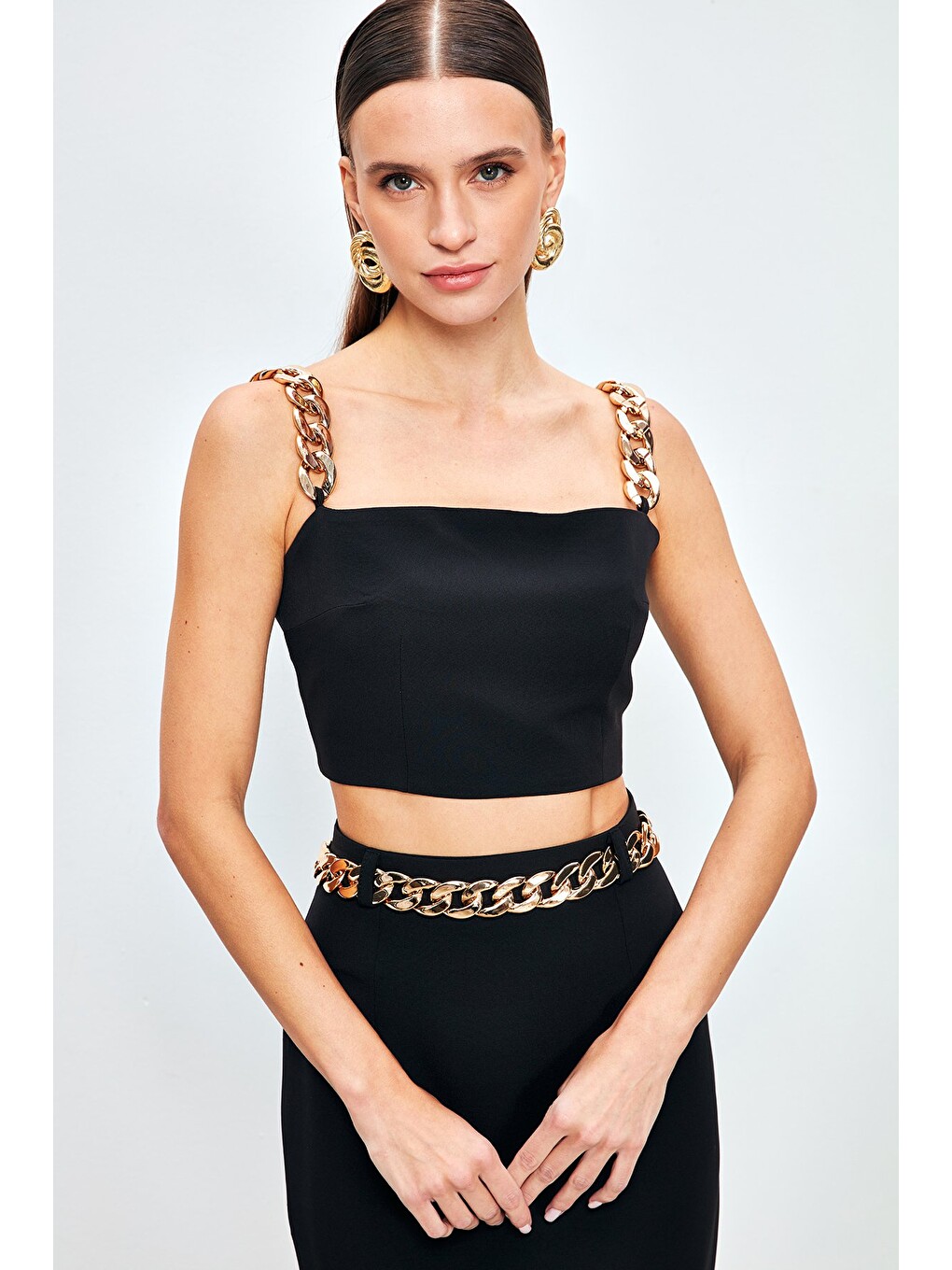 Gold Zincir Askılı Crop Bluz - Siyah-1