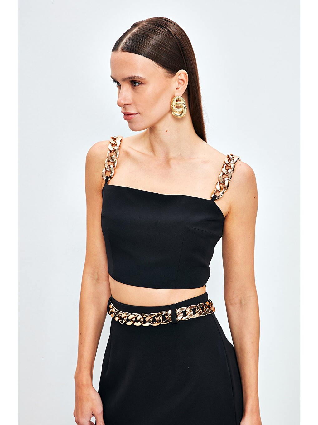 Gold Zincir Askılı Crop Bluz - Siyah-3
