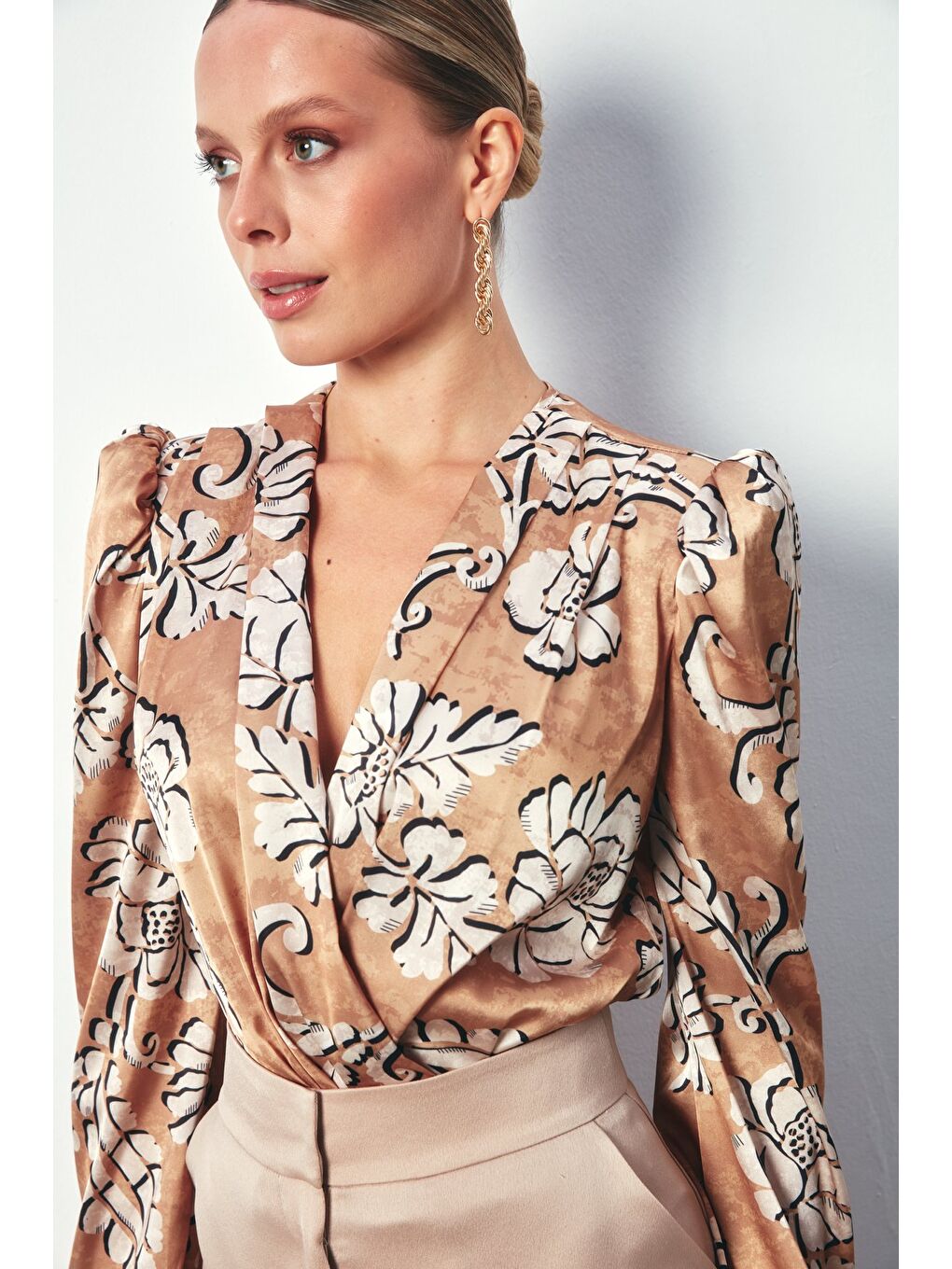 Kahverengi Desenli Bodysuit Bluz - Camel-3