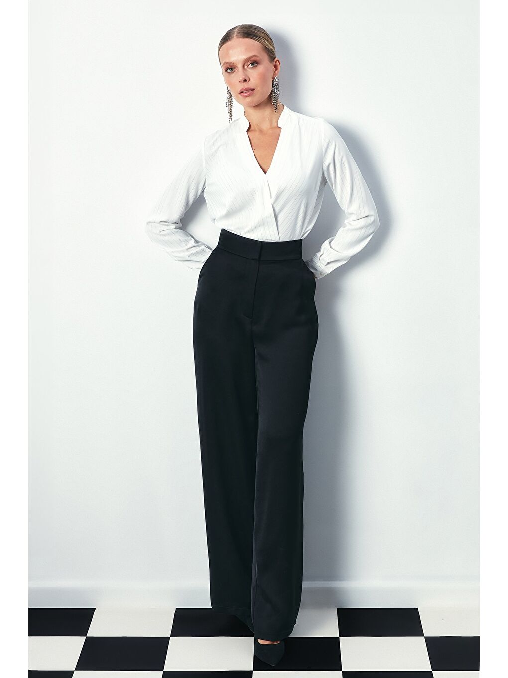 Kruvaze Parlak Çizgili Bluz - Ekru-4