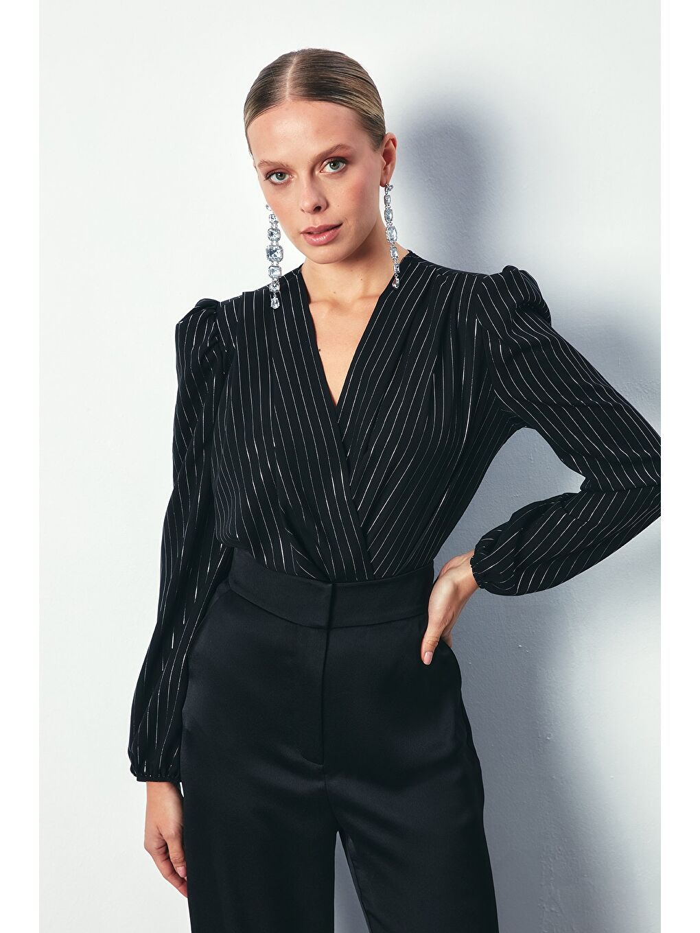Parlak Çizgili Bodysuit Bluz - Siyah-2