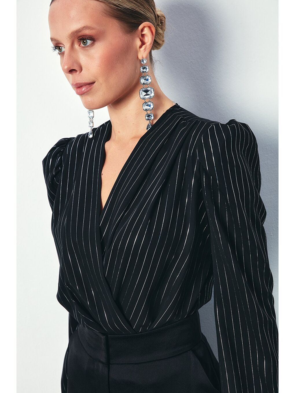 Parlak Çizgili Bodysuit Bluz - Siyah-4