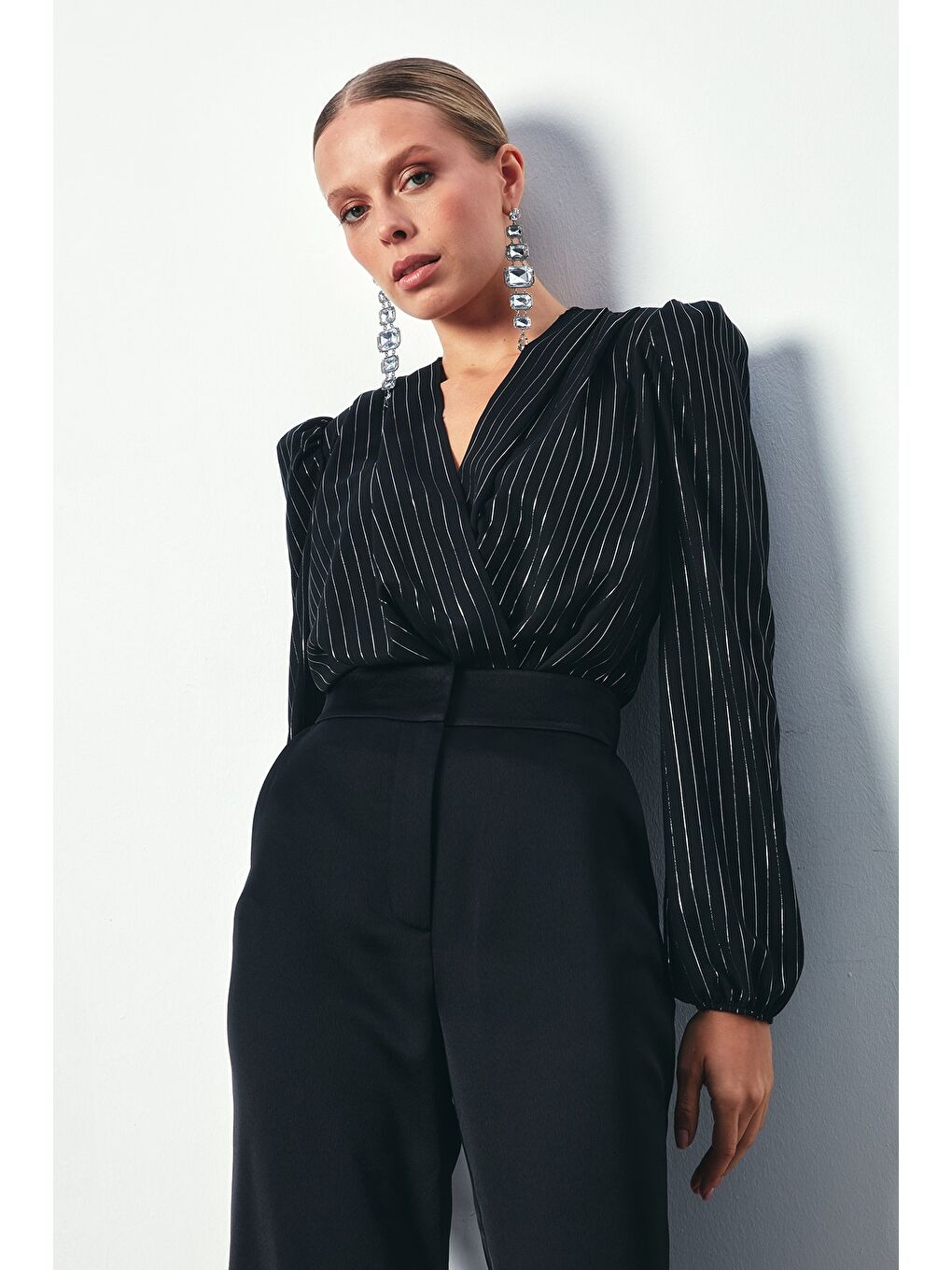 Parlak Çizgili Bodysuit Bluz - Siyah-5